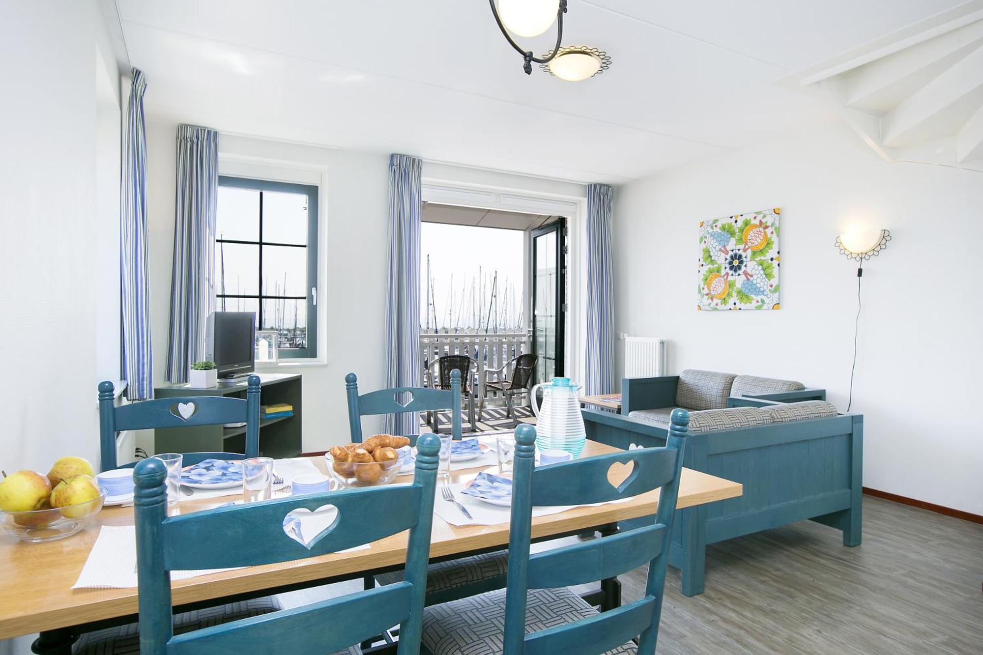 Roompot Hotel Marinapark Volendam Exterior photo